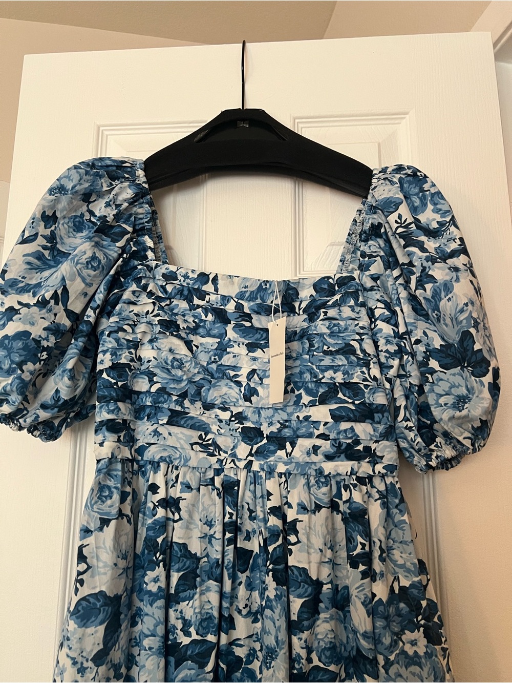 Abercrombie & Fitch Blue Floral Puff-Sleeve Midi Dress - Picture 2 of 4